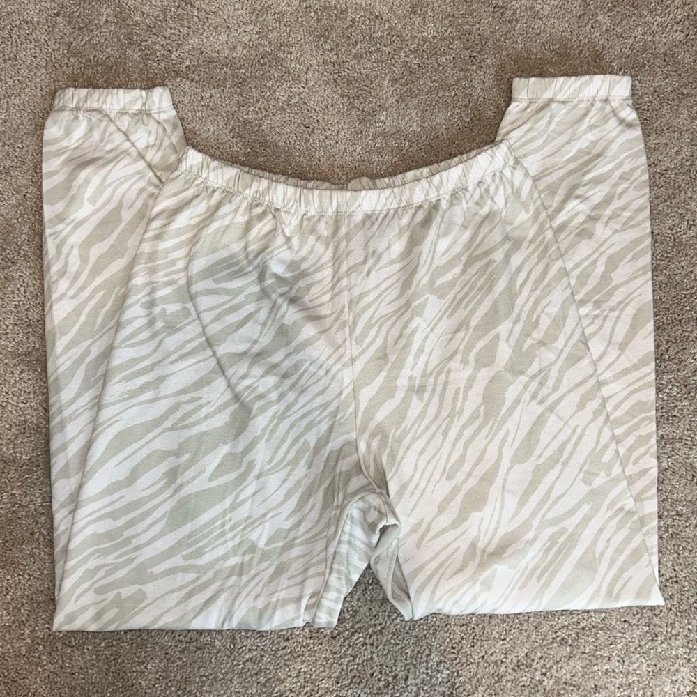 AR-33 Zebra Joggers